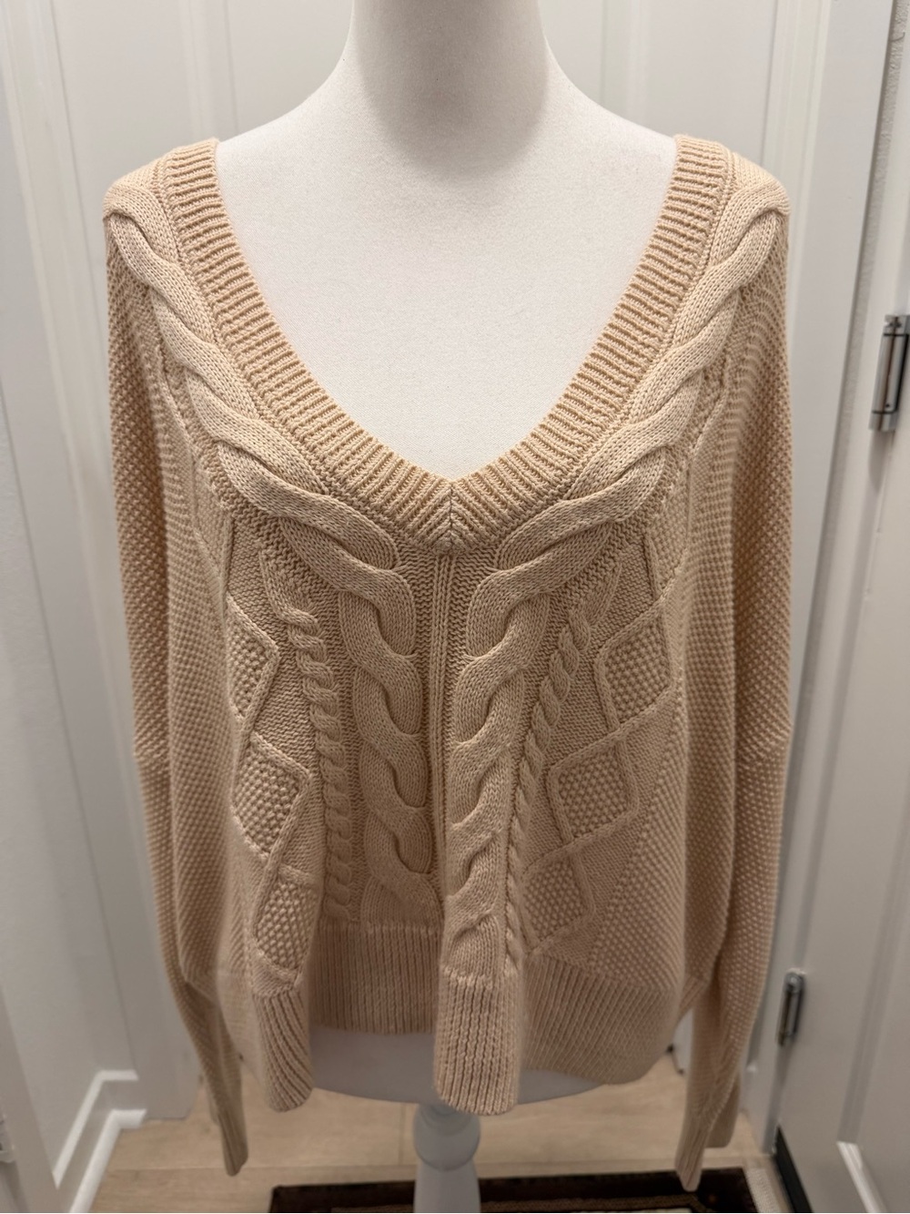 Cabi XL Cable Knit Sweater Beige Cream V-Neck Cotton Blend Long Sleeve Pullover